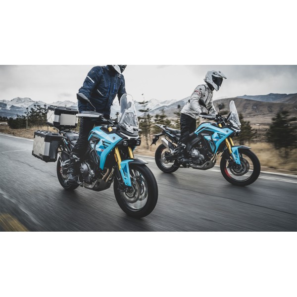 Morbidelli T502X Sisakdobozzal
