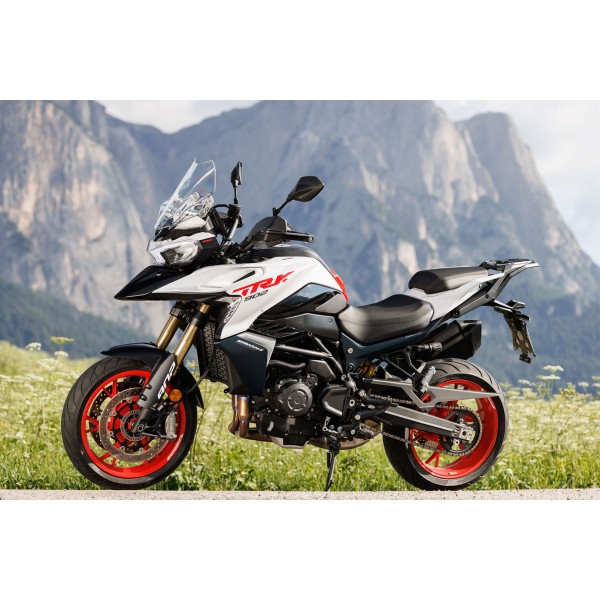 Benelli TRK 902 Stradale